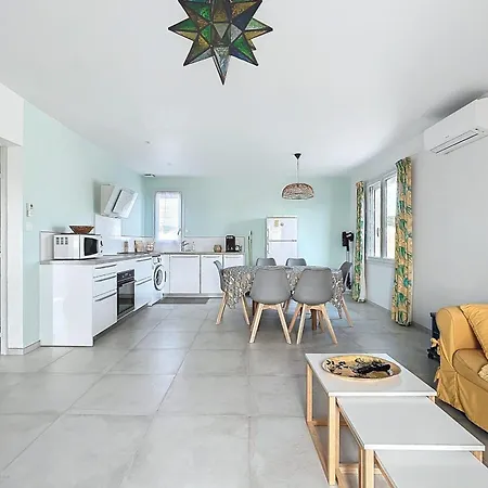 Spacious Cocoon In - With Sea View Διαμέρισμα *